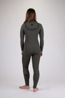 Janga 4/3 mm women’s wetsuit in Ivy, back studio view